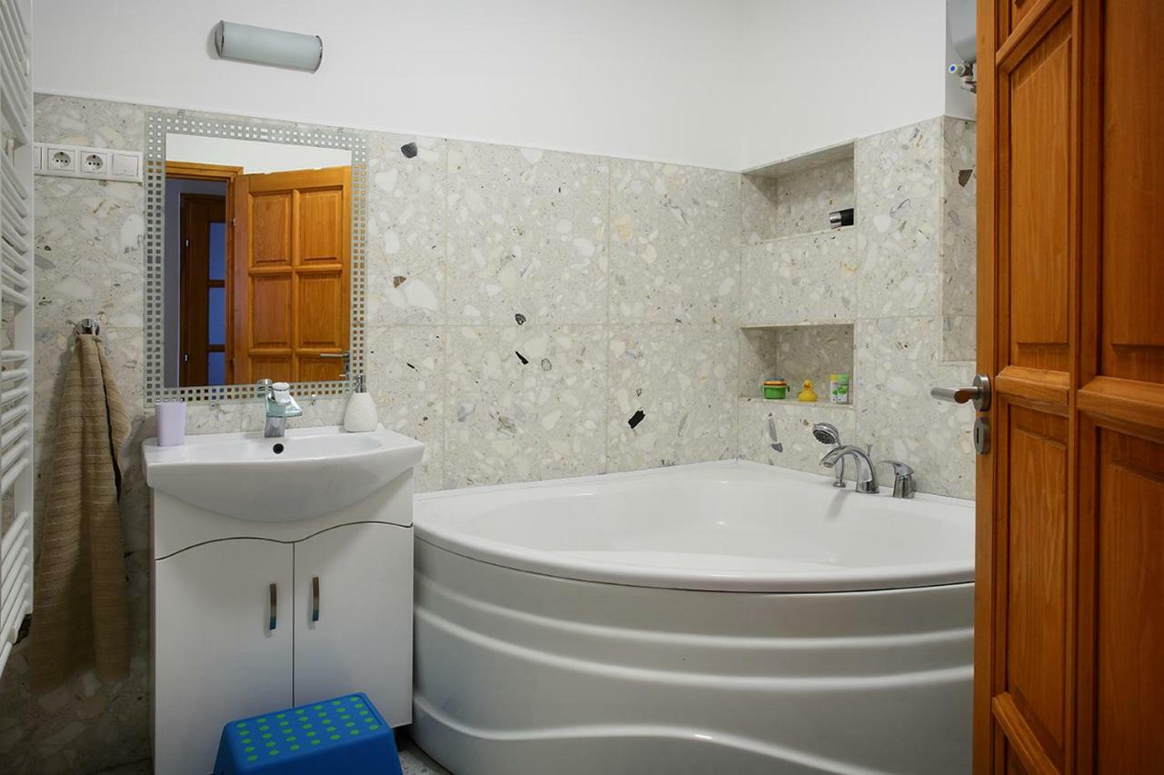 Ecomfort Apartment Кескемет Екстериор снимка